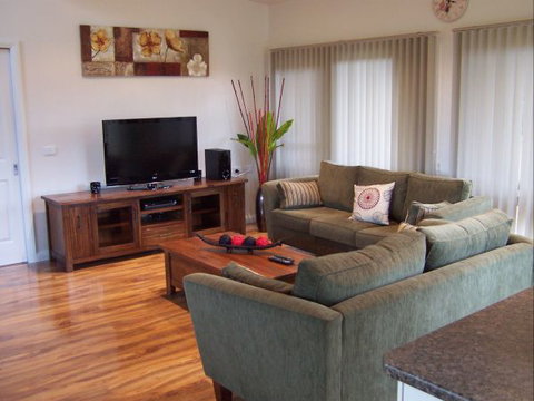 High Peaks Cottages - Tweed Heads Accommodation 5