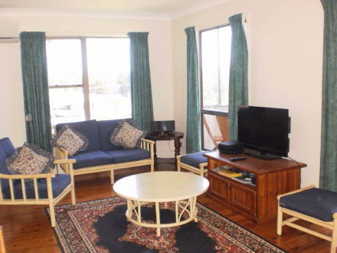 Anchors Aweigh - Tweed Heads Accommodation 3