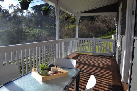 Clifden Cottage - Tweed Heads Accommodation 2