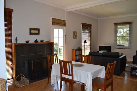 Clifden Cottage - Tweed Heads Accommodation 8