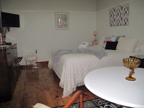 B&B Wodonga - Art Deco Accommodation - Tweed Heads Accommodation 2