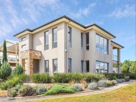BEAUMONT HOUSE - Tweed Heads Accommodation 0