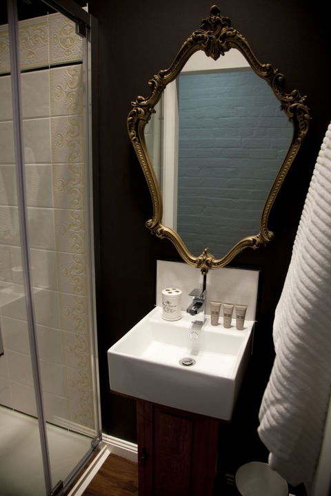 Chiltern Cottage And Indigo Suite - Tweed Heads Accommodation 1
