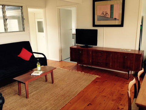Cosy Seaside Cottage - Tweed Heads Accommodation 3