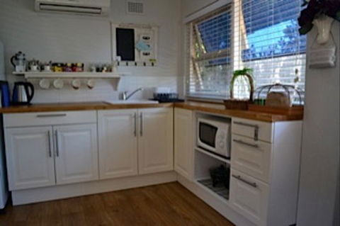 Garden Cottage B And B - Tweed Heads Accommodation 2