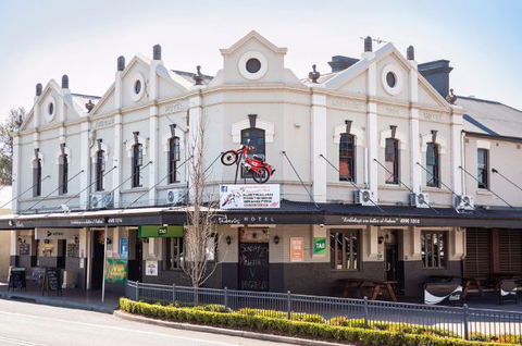 Pedens Hotel - Tweed Heads Accommodation 0