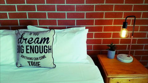 Pyrenees Motel - Tweed Heads Accommodation 0