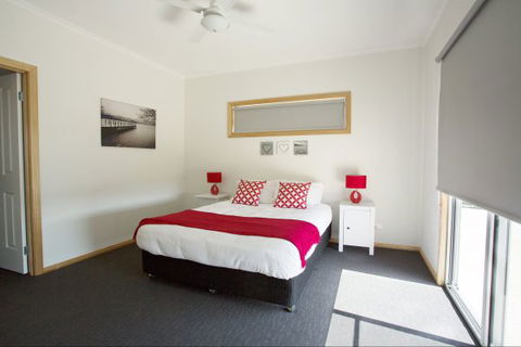RED FIN Part Of BLUE FIN HOLIDAY HOMES - Tweed Heads Accommodation 3