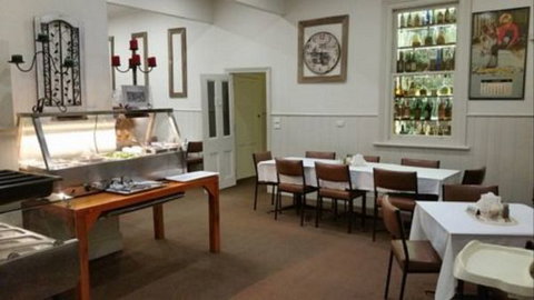 Royal Hotel Snake Valley - Tweed Heads Accommodation 1