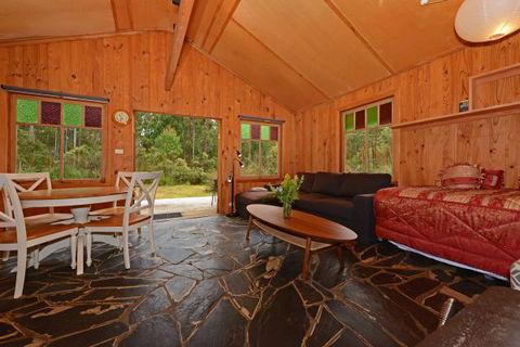 Saintys Creek Cottage - Tweed Heads Accommodation 3