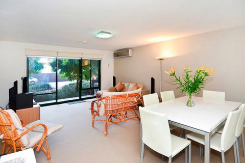 Unit 5 Wyuna Queenscliff - Tweed Heads Accommodation 6
