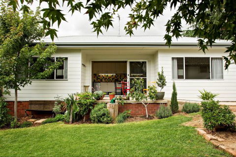 Young Garden Retreat - Tweed Heads Accommodation 0