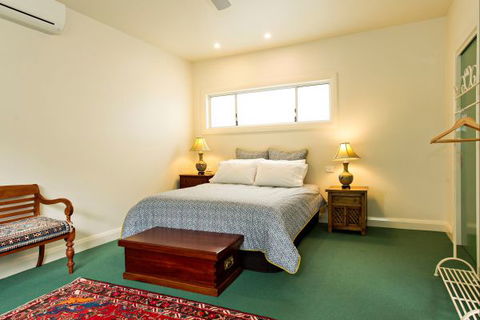 Young Garden Retreat - Tweed Heads Accommodation 1