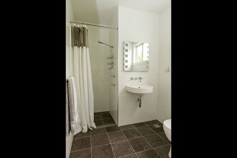 Young Garden Retreat - Tweed Heads Accommodation 2