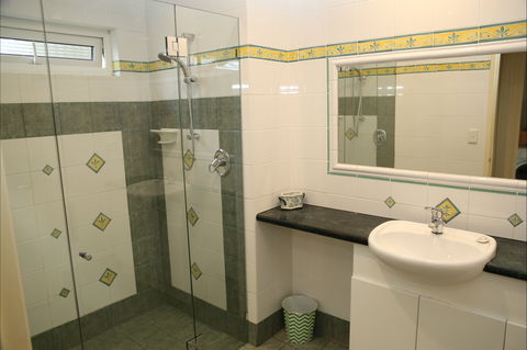 A Beach House Near Manly Two - Tweed Heads Accommodation 3