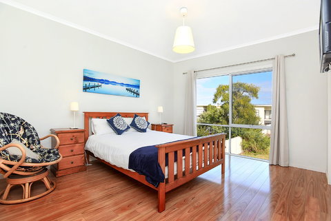Ariadne - A Hop Skip And A Jump To The Beach With Sea Views - Tweed Heads Accommodation 6
