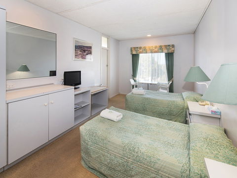 Augusta Hotel Motel - Tweed Heads Accommodation 7