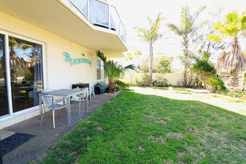 Beachcomber Apartments Merimbula - Tweed Heads Accommodation 4