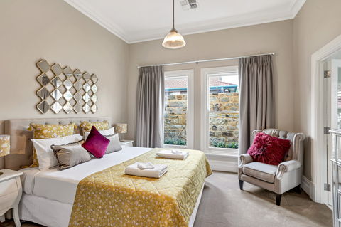 Grandview Accommodation - The Elm Tree Apartments - Tweed Heads Accommodation 2