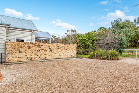 Grandview Accommodation - The Elm Tree Apartments - Tweed Heads Accommodation 7