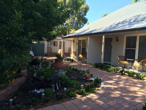 Hahndorf Oak Tree Cottages - Tweed Heads Accommodation 0
