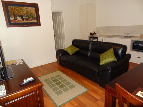 Hahndorf Oak Tree Cottages - Tweed Heads Accommodation 2