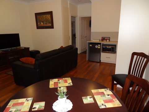 Hahndorf Oak Tree Cottages - Tweed Heads Accommodation 4
