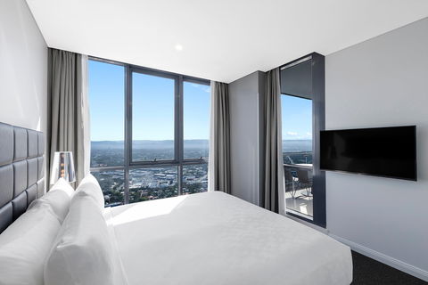 Meriton Suites Southport - Tweed Heads Accommodation 4