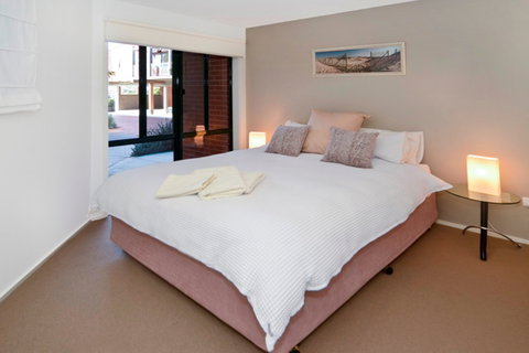 Unit 5 Wyuna Queenscliff - Tweed Heads Accommodation 4