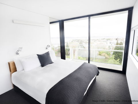 Avalon City Retreat - Tweed Heads Accommodation 2
