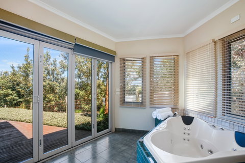Chocolate Gannets - Tweed Heads Accommodation 9
