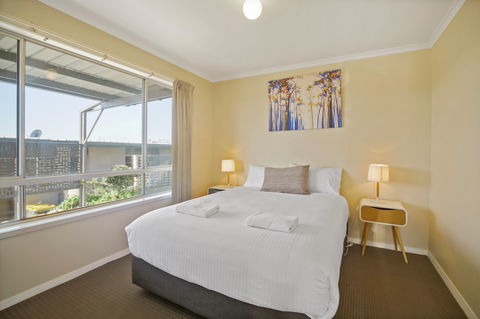 Eagle Heights Holiday Units - Scenic Unit - Tweed Heads Accommodation 1