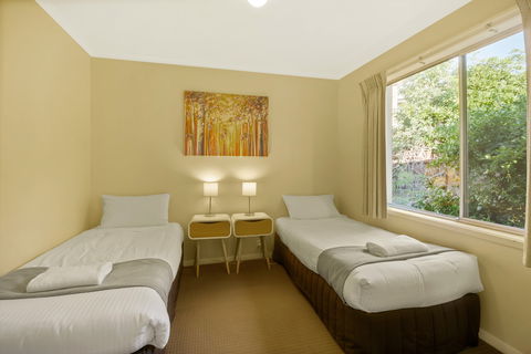 Eagle Heights Holiday Units - Scenic Unit - Tweed Heads Accommodation 3