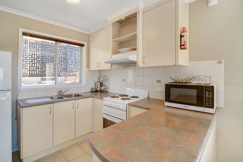Eagle Heights Holiday Units - Scenic Unit - Tweed Heads Accommodation 6