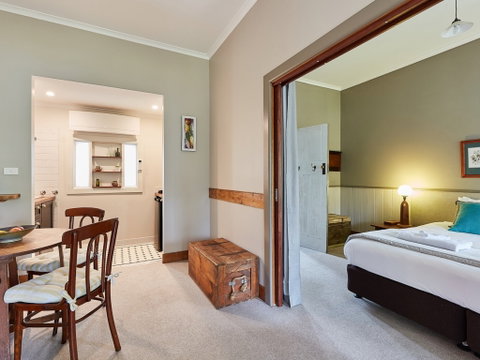 Forrest Guesthouse - Tweed Heads Accommodation 2