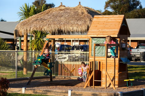 Howlong Country Golf Club Motel - Tweed Heads Accommodation 2