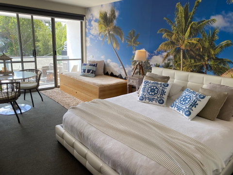 Lorne World - Tweed Heads Accommodation 0