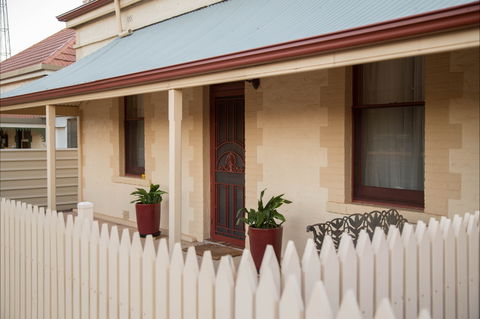 McKinley's Rest - Tweed Heads Accommodation 0