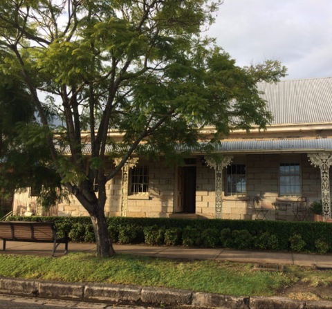 Surgeons Cottage - Tweed Heads Accommodation 0