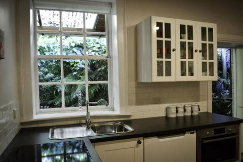 Surgeons Cottage - Tweed Heads Accommodation 2