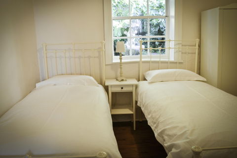 Surgeons Cottage - Tweed Heads Accommodation 5