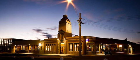 The Central Hotel Motel Lakes Entrance - Tweed Heads Accommodation 0