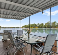 Boats and Bedzzz - The Murray Dream self-contained moored Houseboat - Tweed Heads Accommodation