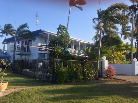 Cardwell Beachfront Motel - Tweed Heads Accommodation 1