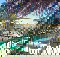 Must Love Dogs BB and Self-Contained Cottage - Tweed Heads Accommodation