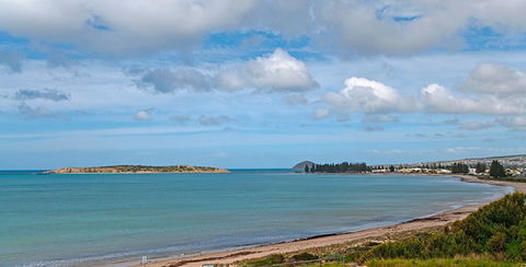 Absolute - Hayward Court, Victor Harbor - Tweed Heads Accommodation 0
