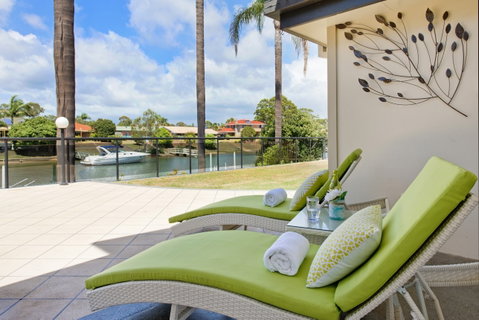 Fran, Private Jetty On Port Canals - Tweed Heads Accommodation 0