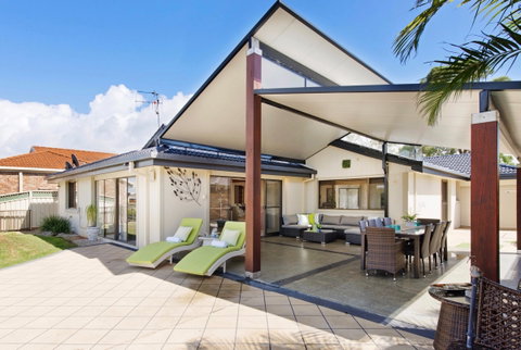 Fran, Private Jetty On Port Canals - Tweed Heads Accommodation 1