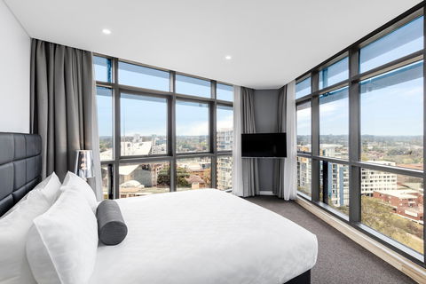 Meriton Suites Church Street, Parramatta - Tweed Heads Accommodation 1
