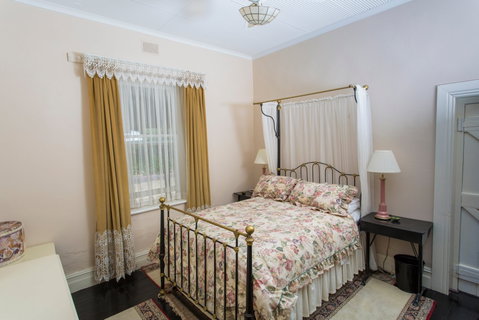 Red Gum Retreat - Tweed Heads Accommodation 2